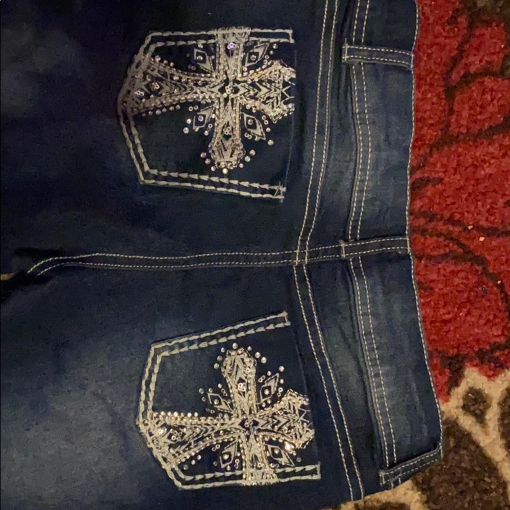 Shorts - Picture 2 of 4